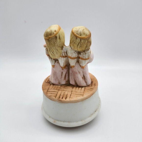 Classic Living Ceramic Musical "Hark! The Herald Angels Sing" Angels w/ Box - Picture 4 of 9